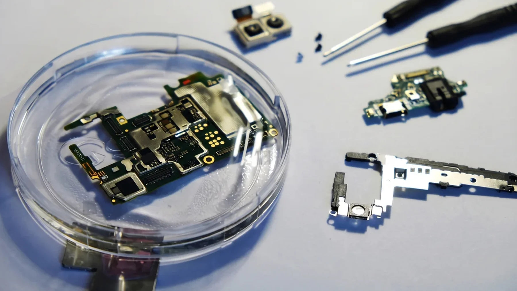 How to Clean Electronics with Isopropyl Alcohol (Safely) 